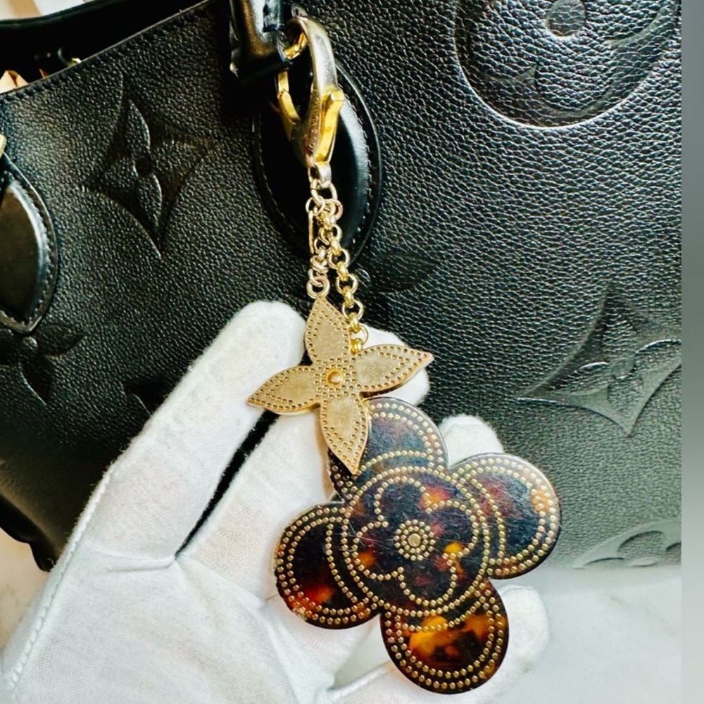 Louis Vuitton Stipply Flower Gold Brass & Tortoise Acetate Bag Charm, EUC